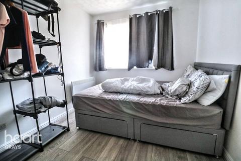 1 bedroom flat for sale, St Leonards Close, Grays