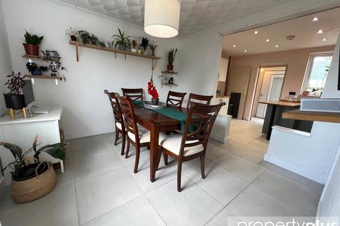 undefined, Heol Brynteg, Tonyrefail, Rhondda Cynon Taff, CF39