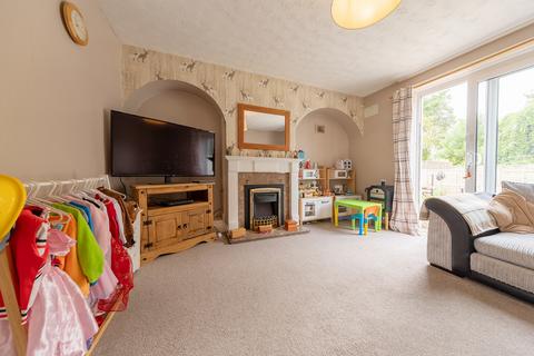3 bedroom semi-detached house for sale, Allexton Gardens, Leicester LE3