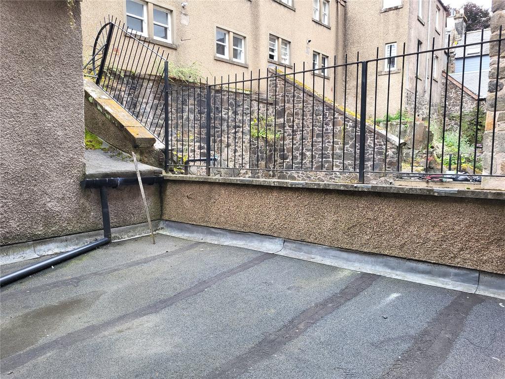 Shared Patio Gardens