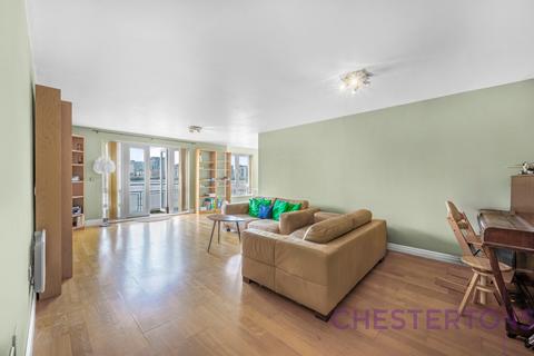 2 bedroom house to rent, St. Davids Square, London