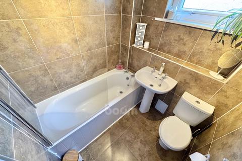 16 Darwin Place, Clydebank, G81 4LE