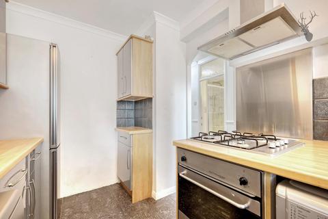 2 bedroom flat for sale, Theydon Bois, Essex
