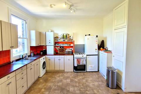 3 bedroom maisonette for sale, Curzon Road, London N10
