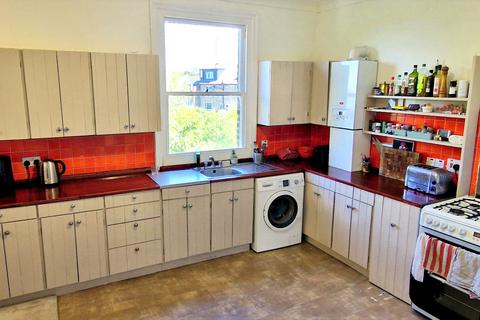 3 bedroom maisonette for sale, Curzon Road, London N10