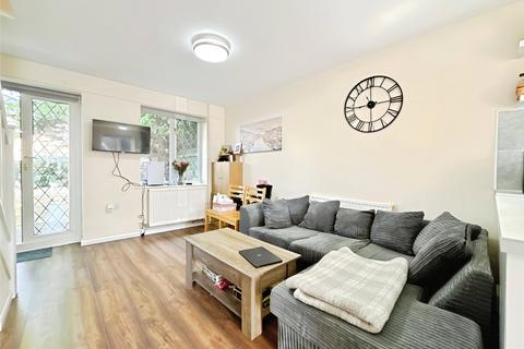 3 bedroom house to rent, Ravenfield, Englefield Green, Egham, TW20