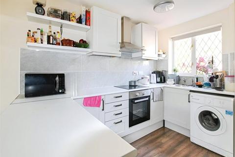 3 bedroom house to rent, Ravenfield, Englefield Green, Egham, TW20
