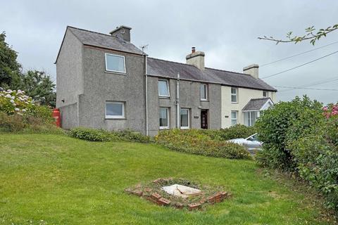 undefined, Penysarn, Isle of Anglesey, LL69