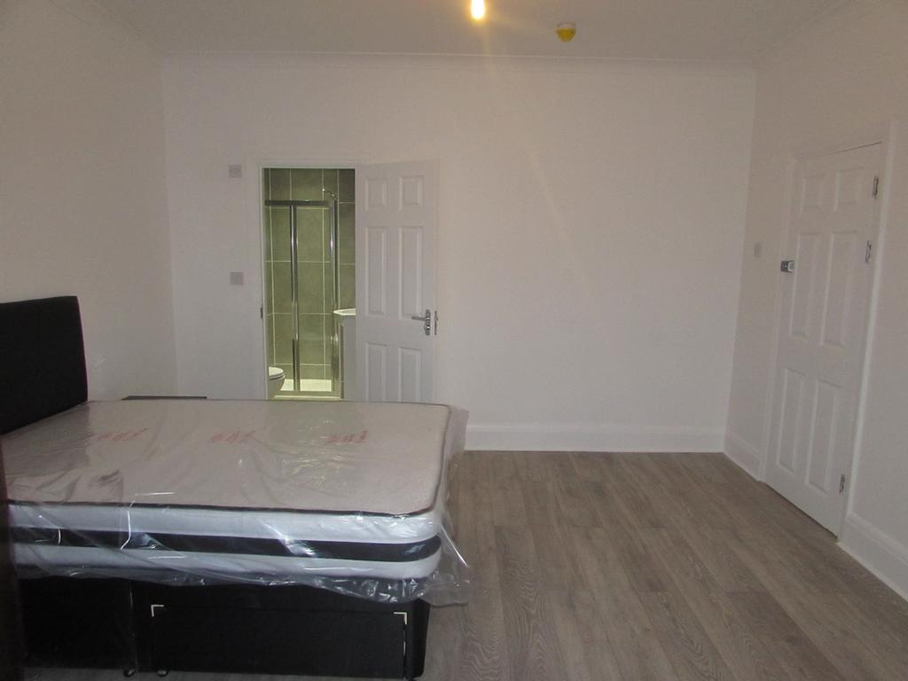 House in Ilford - More