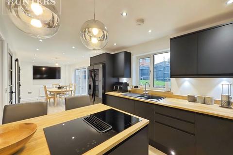 5 bedroom detached house for sale, Magnolia Close, Shafton, Barnsley