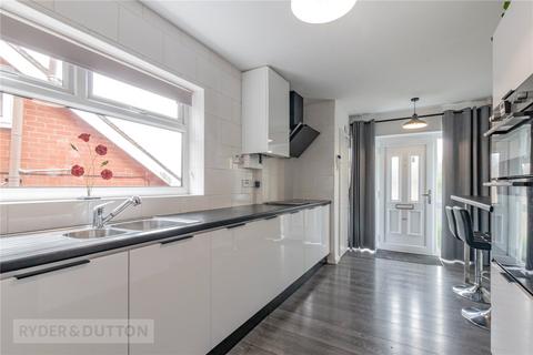 28 Den Lane, Springhead, Oldham, OL4 4NN
