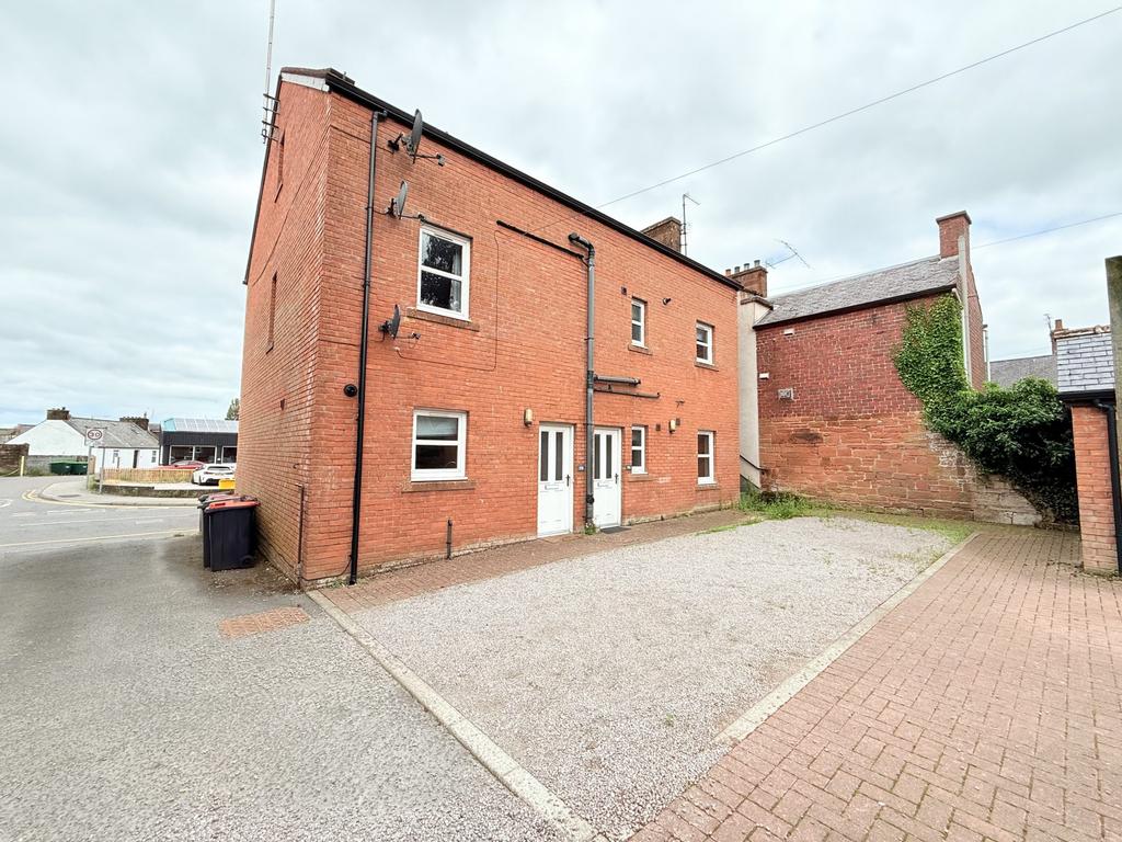 15 B Terregles Street, Dumfries, DG2 9 AA - Braidwoo