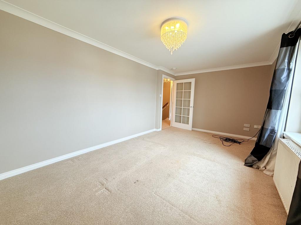 15 B Terregles Street, Dumfries, DG2 9 AA - Braidwoo