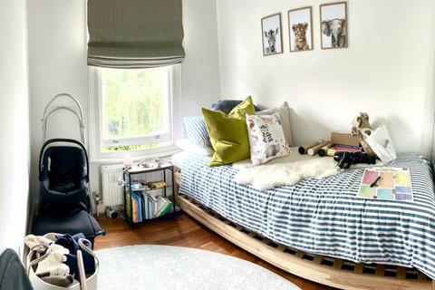 2 bedroom flat for sale, Denmark Avenue, London, SW19