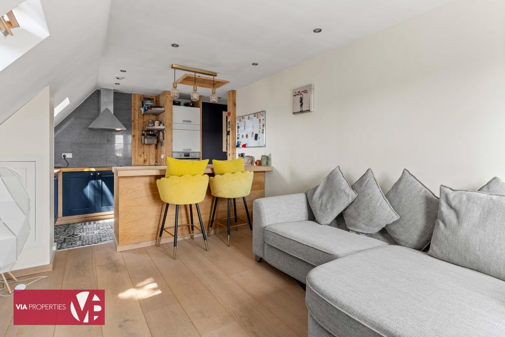 10 Portland Court Brocket Road Hoddesdon via...