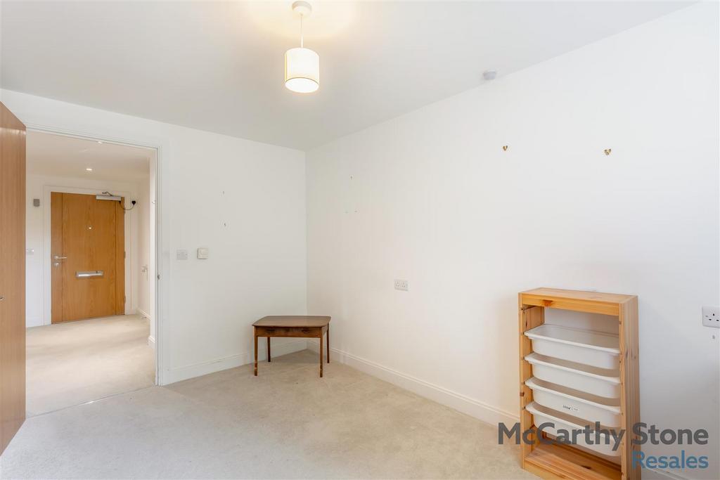 8657850-interior02.jpg