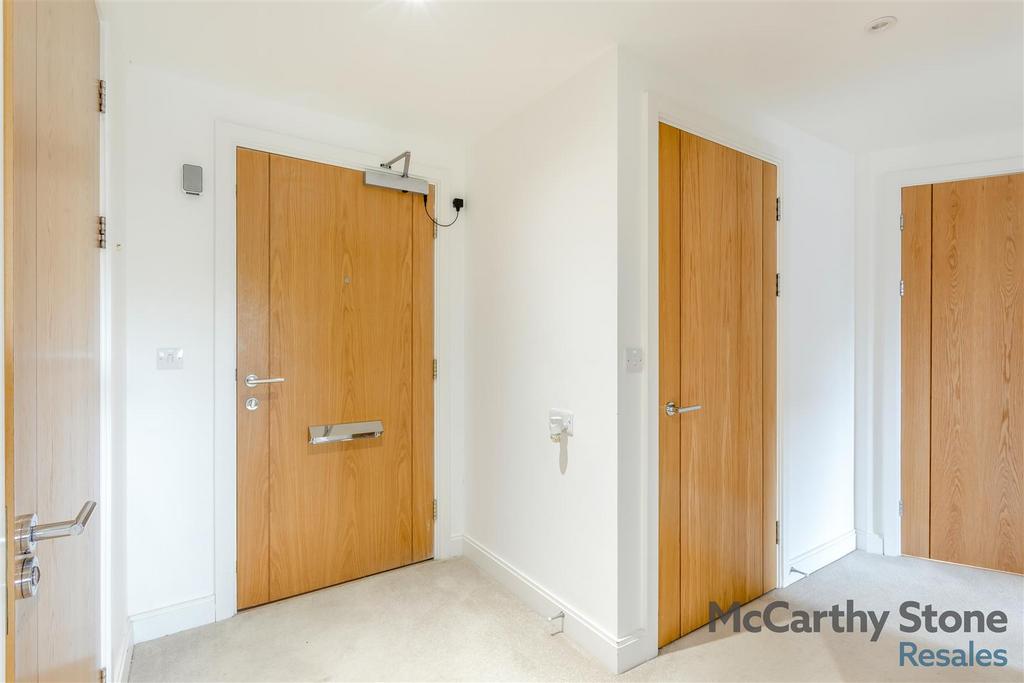 8657850-interior04.jpg