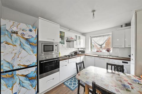 2 bedroom flat for sale, Jersey Road, Hounslow TW3