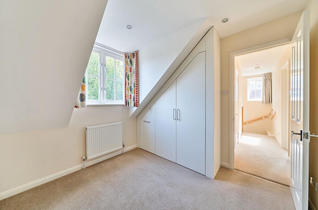 1328331 4 6882282...