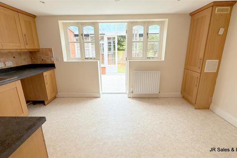 4 bedroom townhouse for sale, Tolmers Road, Cuffley