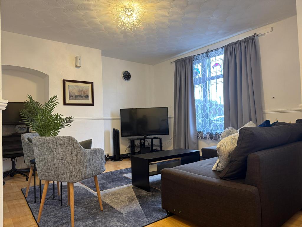 Stylish 3-Bedroom Terraced Home up for rent