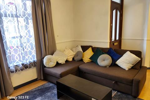 undefined, Dagenham,, RM9