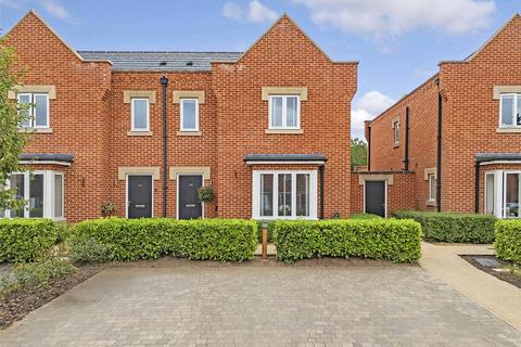 3 bedroom semi-detached house for sale, Danbury Palace Drive, Danbury, Chelmsford, CM3