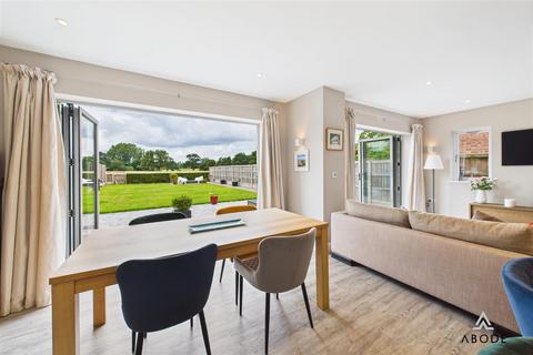 Roselea Anslow Lane, Rolleston On Dove, Burton-on-trent, DE13 9DS