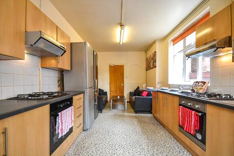 7 bedroom villa for sale, Stretton Road, Leicester, LE3