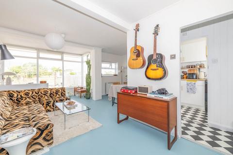 31 Links Crescent, St Marys Bay, Romney Marsh, TN29 0RS