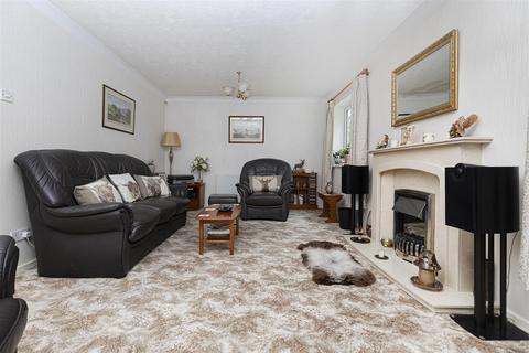 4 bedroom detached house for sale, Highbury Court, Lower Edge Road, Brighouse