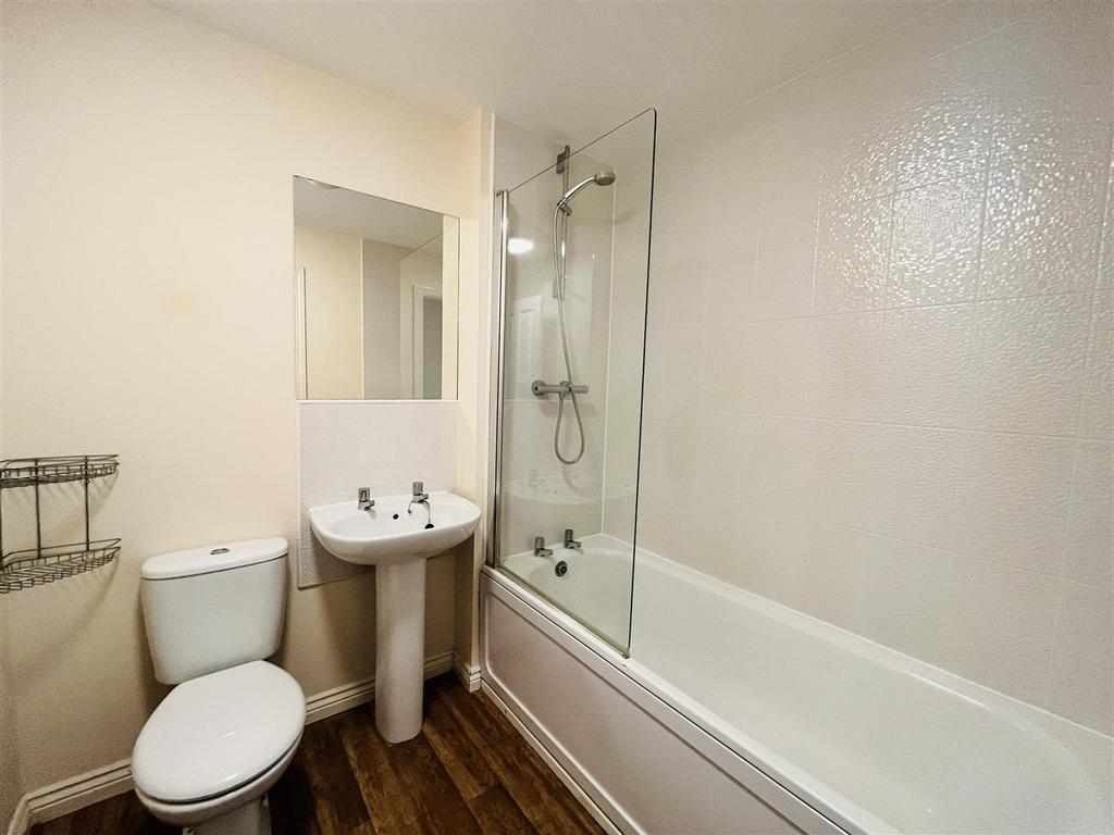 Bathroom.JPEG