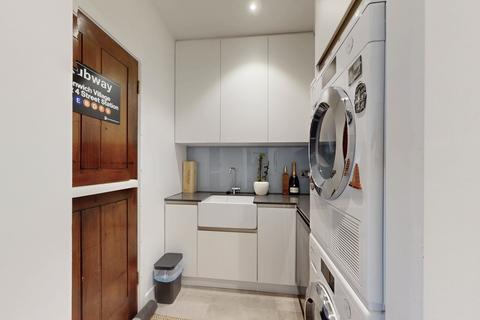 2 bedroom apartment for sale, Avenue Lodge, Avenue Road, St John's Wood, London, NW8