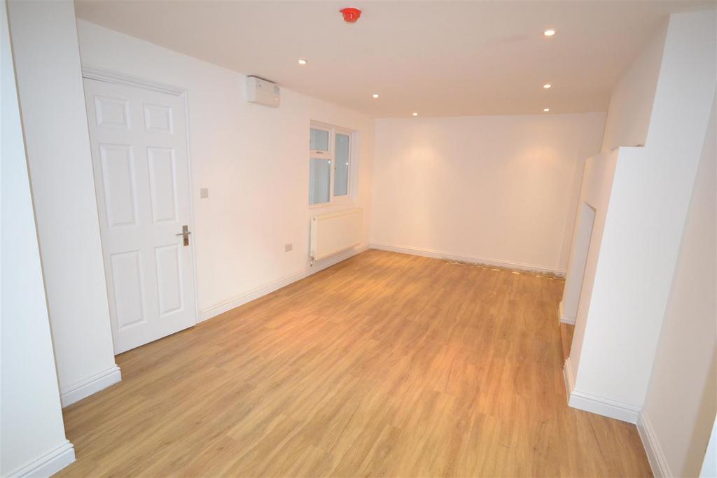 Open plan Lounge and Kitchen