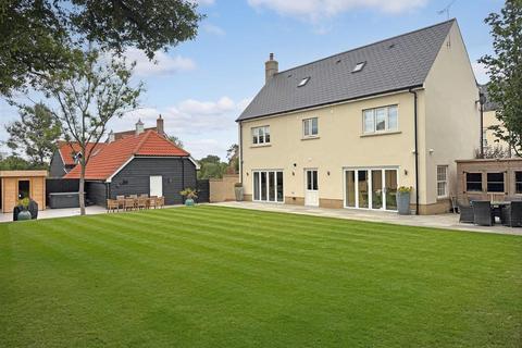 2 Rainbird Place, Pilgrims Hatch, Brentwood, CM14 5UR