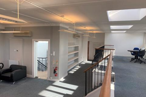 Office to rent, 202 Bath St Glasgow G2 4HW
