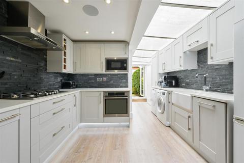 19 Providence Place, Epsom, KT17 4BB
