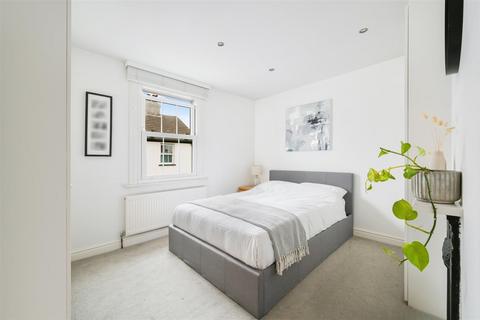 19 Providence Place, Epsom, KT17 4BB