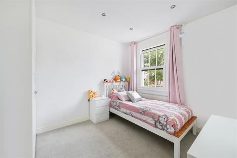 19 Providence Place, Epsom, KT17 4BB