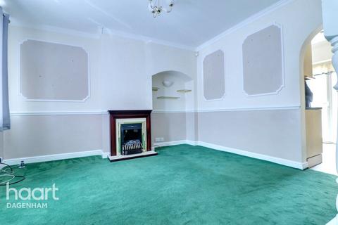 2 bedroom terraced house for sale, Nutbrowne Road, Dagenham