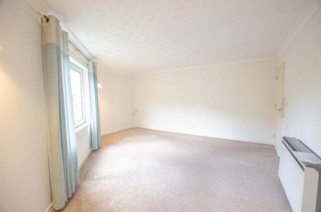 10 Burnards Court TPS Bodmin 01208 74182-9