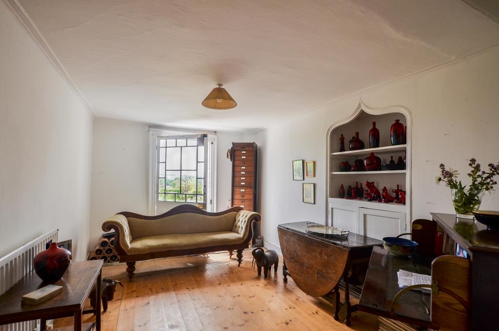 Hill House - TPS 01208 872728 -3