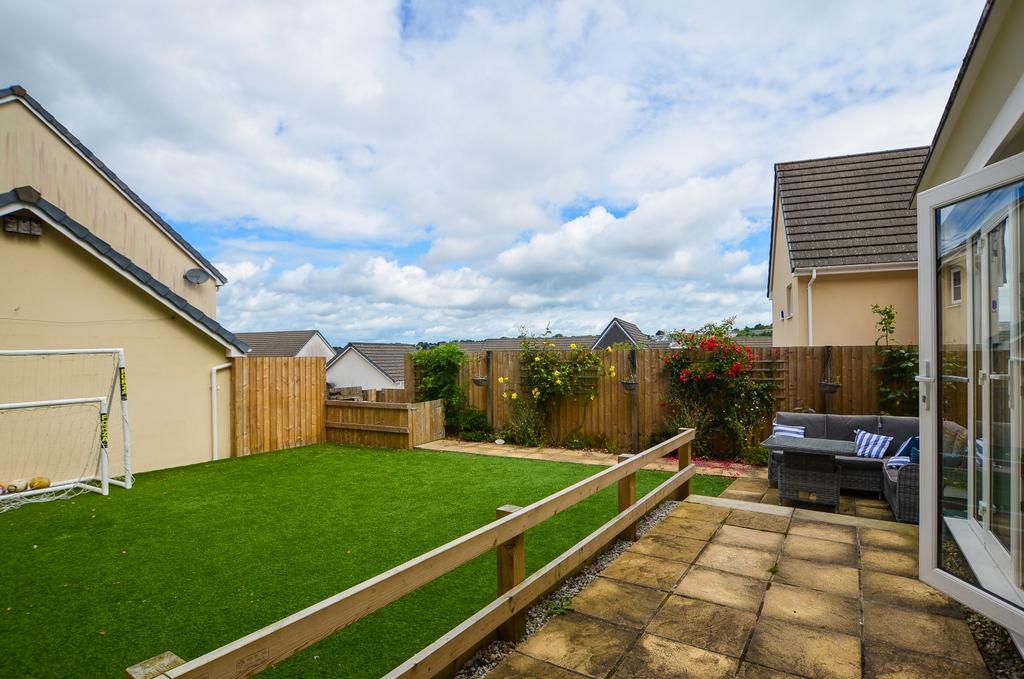 6 Mudge Walk - TPS Bodmin 01208 74182 - 1