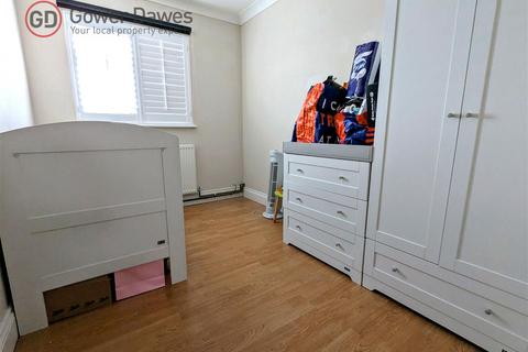 46 Somerset Road, Linford, Stanford-le-hope, SS17 0QA