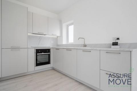 1 bedroom flat for sale, Crosskeys Close, London, N9