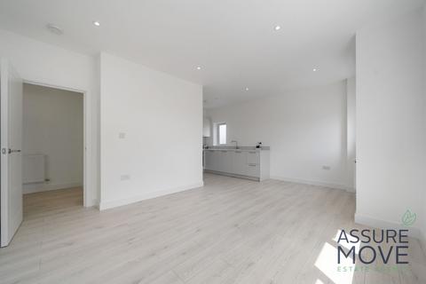 1 bedroom flat for sale, Crosskeys Close, London, N9