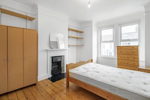 2 bedroom maisonette to rent, George Lane, London SE13