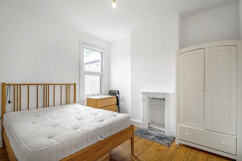 2 bedroom maisonette to rent, George Lane, London SE13