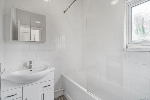 2 bedroom maisonette to rent, George Lane, London SE13