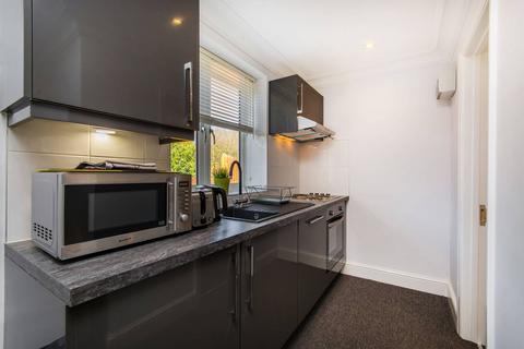 undefined, Benson Retreat, Croydon, CR0